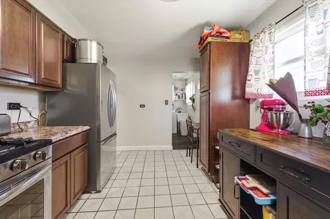 Kitchen - 7751 Massasoit, Burbank, IL 60459 photo 3 of 3
