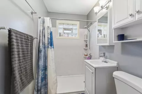 Bath - 7751 Massasoit, Burbank, IL 60459 photo 1 of 2