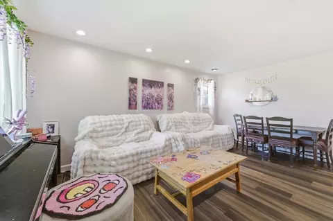 Living - 7751 Massasoit, Burbank, IL 60459 photo 2 of 2