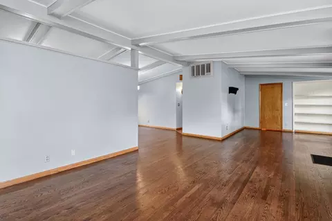 Living - 180 Alschuler Dr, Aurora, IL 60506 photo 2 of 5