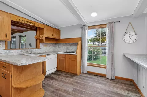 Kitchen - 180 Alschuler Dr, Aurora, IL 60506 photo 3 of 3