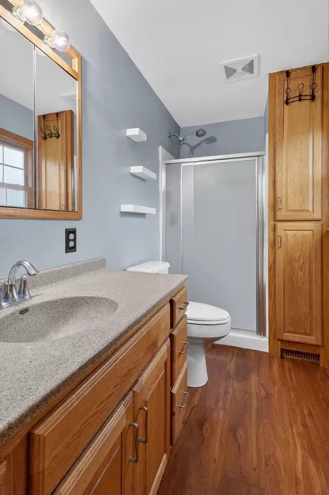 Bath - 180 Alschuler Dr, Aurora, IL 60506 photo 1 of 2