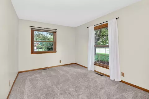 Bedroom - 180 Alschuler Dr, Aurora, IL 60506 photo 3 of 4