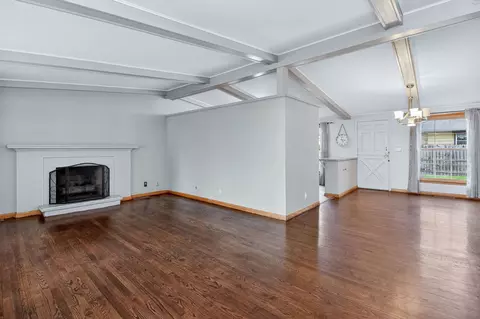 Living - 180 Alschuler Dr, Aurora, IL 60506 photo 3 of 5