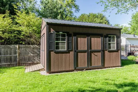 Exterior - 101 W Mill Rd, Sheffield, IL 61361 photo 8 of 13