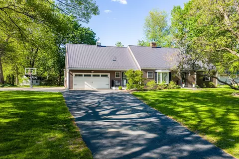101 W Mill Rd, Sheffield, IL 61361