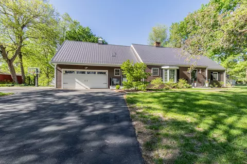 Exterior - 101 W Mill Rd, Sheffield, IL 61361 photo 2 of 13