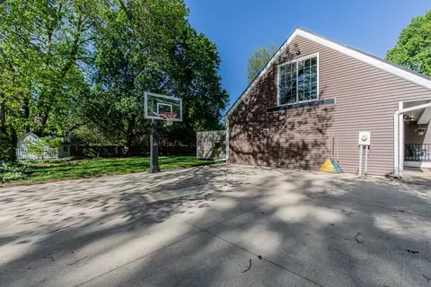 Exterior - 101 W Mill Rd, Sheffield, IL 61361 photo 11 of 13