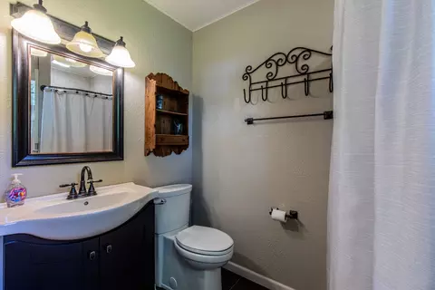 Bath - 101 W Mill Rd, Sheffield, IL 61361 photo 2 of 4