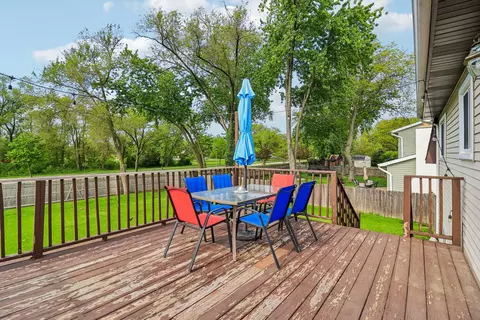 Exterior - 1640 Wadham Pl, Wheaton, IL 60189 photo 3 of 7