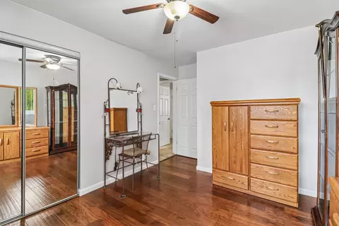 Bedroom - 1640 Wadham Pl, Wheaton, IL 60189 photo 5 of 5