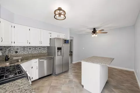 Kitchen - 146 Feece Dr, Batavia, IL 60510 photo 2 of 2