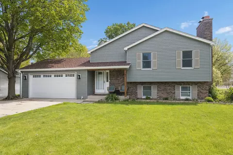 146 Feece Dr, Batavia, IL 60510
