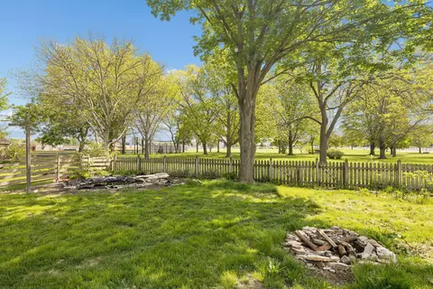 Exterior - 146 Feece Dr, Batavia, IL 60510 photo 4 of 4