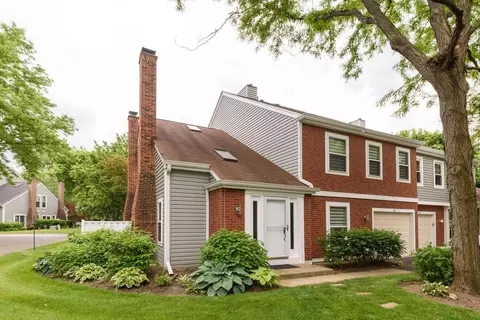 66 Stonington Dr S #114, Palatine, IL 60074