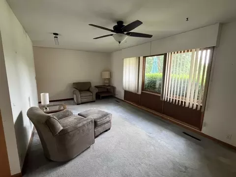 Living - 519 W Mill St, Kewanee, IL 61443 photo 5 of 5