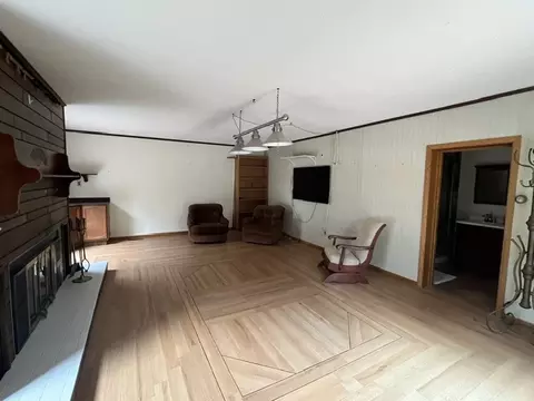 Living - 519 W Mill St, Kewanee, IL 61443 photo 3 of 5