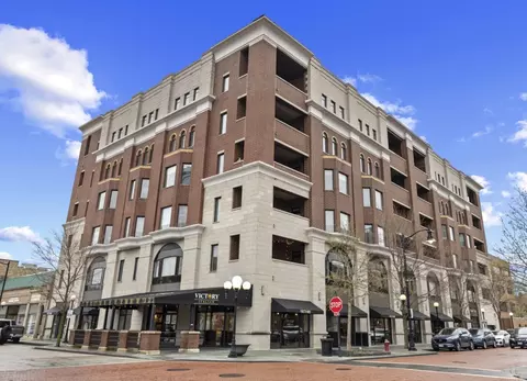 110 S Marion St #606, Oak Park, IL 60302