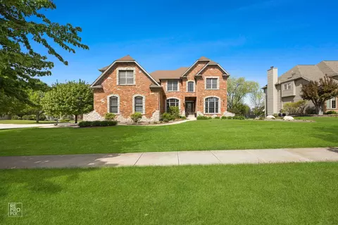 600 Willow St, Sugar Grove, IL 60554