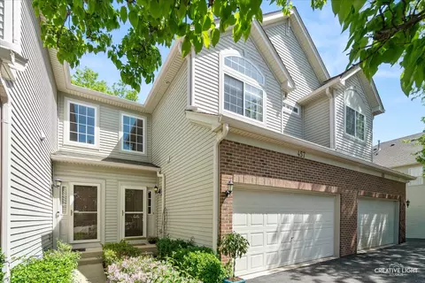 457 Jamestown Ct, Aurora, IL 60502