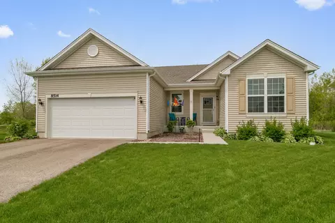 8514 White Oaks Ct, Wonder Lake, IL 60097