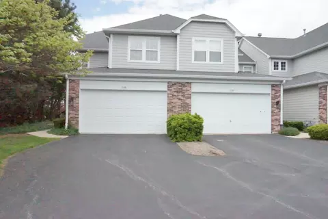 108 Woodview Ct, Glen Ellyn, IL 60137