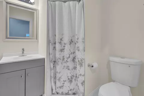 Bath - 5458 W Timberlane Rd, Monee, IL 60449 photo 2 of 4