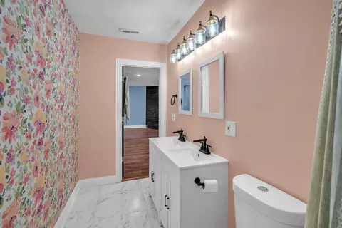 Bath - 5458 W Timberlane Rd, Monee, IL 60449 photo 4 of 4