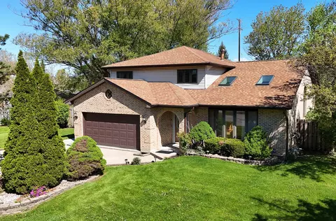 160 Aster Ln, Hoffman Estates, IL 60169