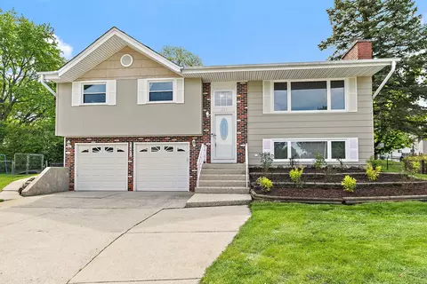 1097 Stratham Ct, Schaumburg, IL 60193