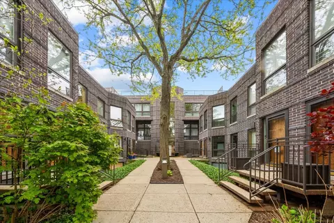 102 South Blvd #A, Evanston, IL 60202
