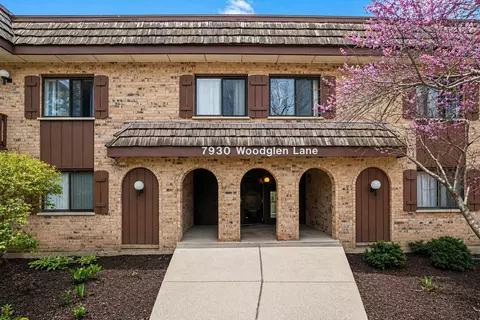 7930 Woodglen Ln #209, Downers Grove, IL 60516