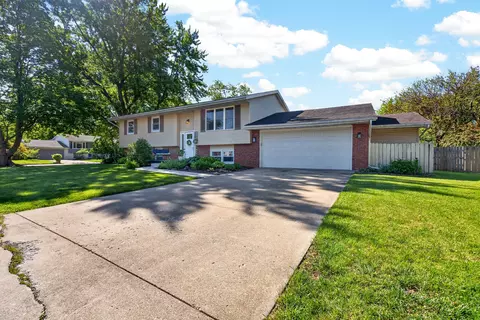 Exterior - 1701 Judine Ln, Normal, IL 61761 photo 9 of 10