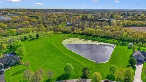 8219 Squirrel Dr, Spring Grove, IL 60081 photo 3