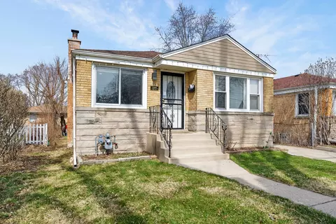 5201 Oak St, Bellwood, IL 60104