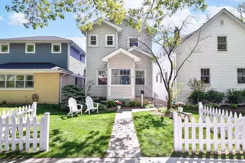 204 16th St, Wilmette, IL 60091