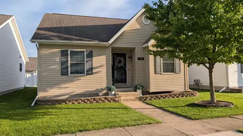 Exterior - 921 Chippewa St, Normal, IL 61761 photo 2 of 5