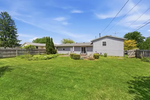Exterior - 1014 5th Street A St, Hampton, IL 61256 photo 3 of 6