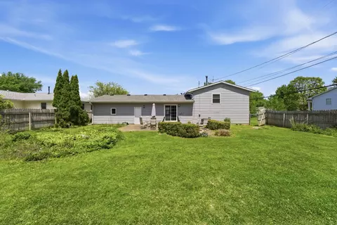 Exterior - 1014 5th Street A St, Hampton, IL 61256 photo 4 of 6
