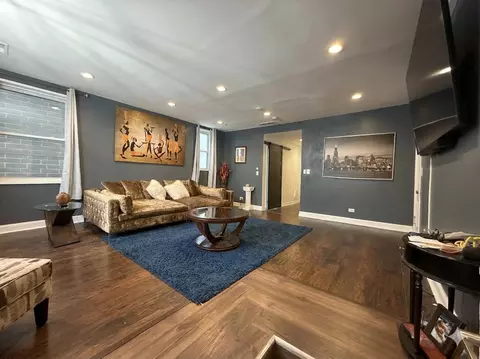 Living - 4829 S Champlain Ave, Chicago, IL 60615 photo 1 of 6