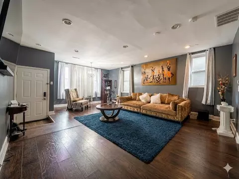 Living - 4829 S Champlain Ave, Chicago, IL 60615 photo 3 of 6
