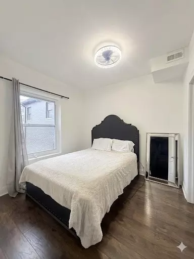 Bedroom - 4829 S Champlain Ave, Chicago, IL 60615 photo 5 of 6