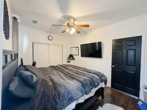 Bedroom - 4829 S Champlain Ave, Chicago, IL 60615 photo 2 of 6