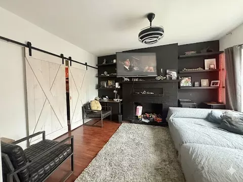 Living - 4829 S Champlain Ave, Chicago, IL 60615 photo 5 of 6