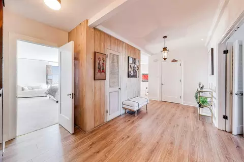 Entry Way - 5555 S Everett Ave #E10, Chicago, IL 60637 photo 2 of 2