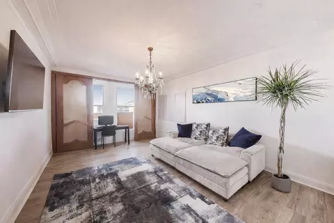 Living - 5555 S Everett Ave #E10, Chicago, IL 60637 photo 4 of 5