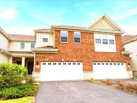 2810 Henley Ln, Naperville, IL 60540