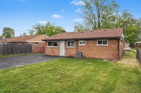 Exterior - 17332 Lorenz Ave, Lansing, IL 60438 photo 3 of 4