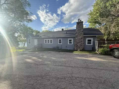 21990 W 6th St, Lake Villa, IL 60046