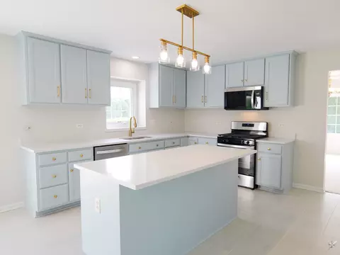 Kitchen - 13623 Eagles Perch Ct, Plainfield, IL 60544 photo 4 of 6